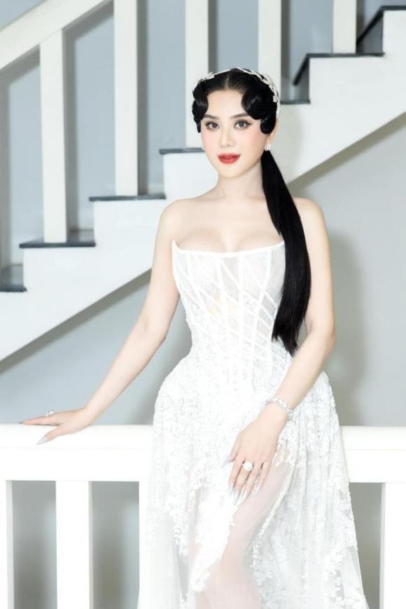 ca sĩ Lâm Khánh Chi, sao Việt