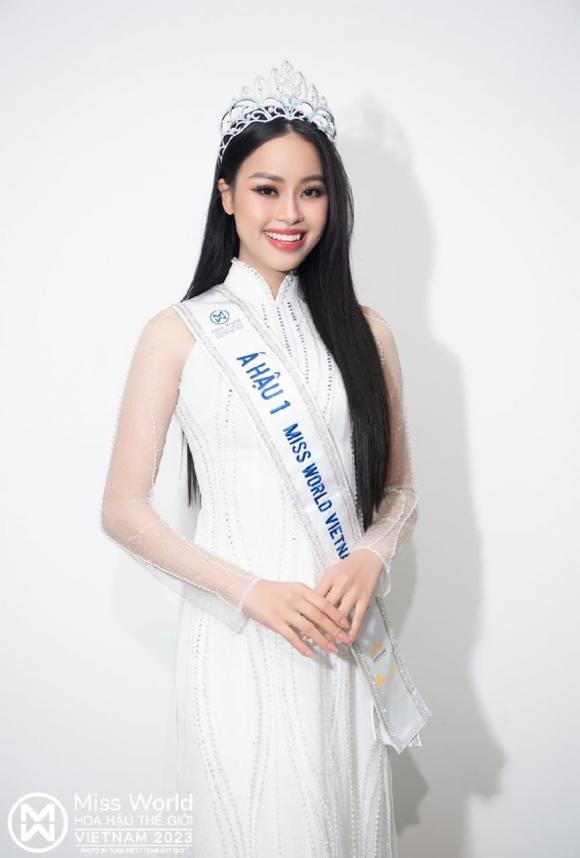 ý nhi, sao việt, hoa hậu ý nhi 