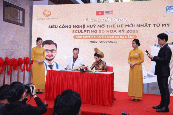 ceo-tran-thi-huong (1).png 0 CEO Trần Thị Hương, Huong Beauty Center, Huong CEO International Cosmetics