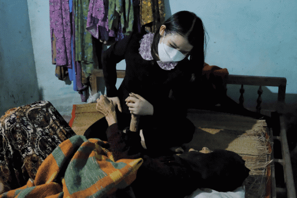 ceo-tran-thi-huong (1).png 0 CEO Trần Thị Hương, Huong Beauty Center, Huong CEO International Cosmetics