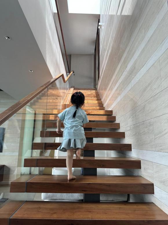 doanh nhân cường đô la,nữ ca sĩ đàm thu trang,sao Việt