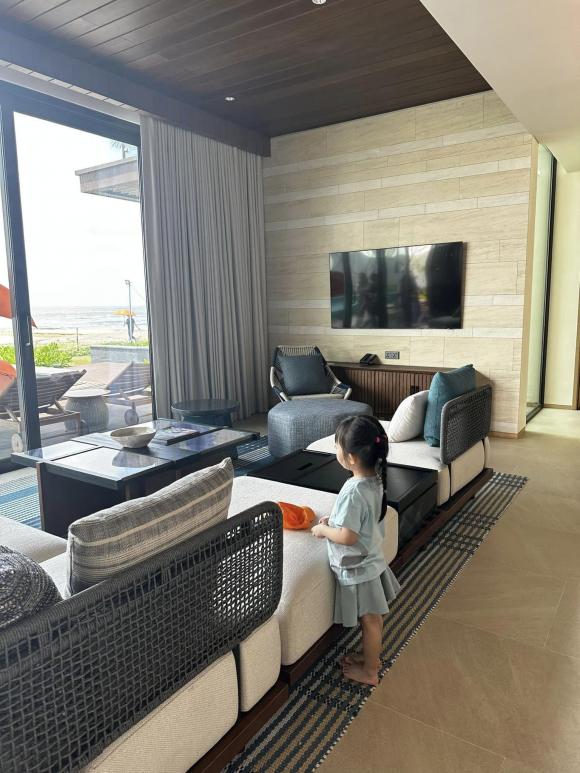 doanh nhân cường đô la,nữ ca sĩ đàm thu trang,sao Việt
