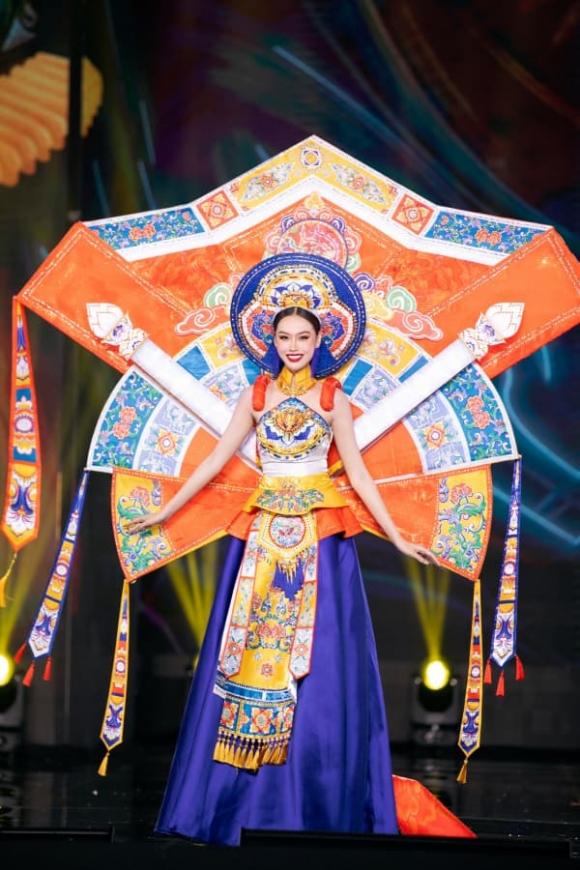 View - Miss Grand Vietnam 2023: Hoa hậu Tiểu Vy, Á hậu Minh Kiên cùng dàn Hậu đình đám gây choáng với trang phục dân tộc độc - lạ