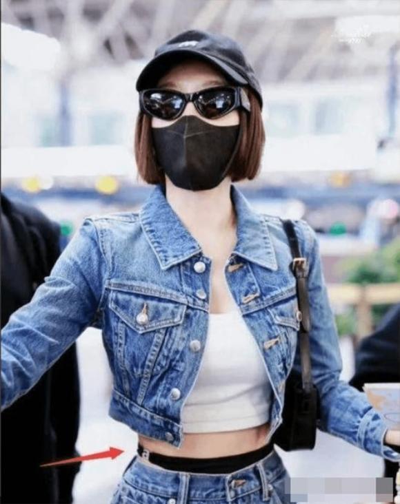 sao Hoa ngữ, trang phục gợi cảm của sao nữ Trung Quốc, cách ăn mặc của sao nữ gây tranh cãi