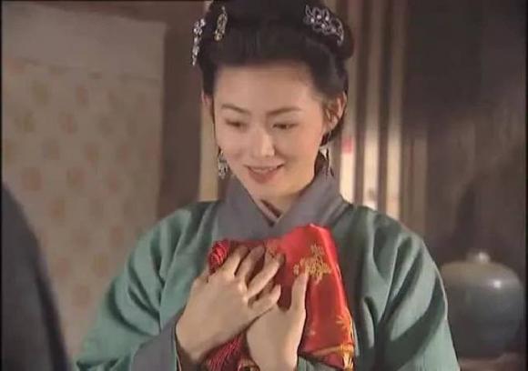 Phan Kim Liên, Vương Tư Ý, sao hoa ngữ