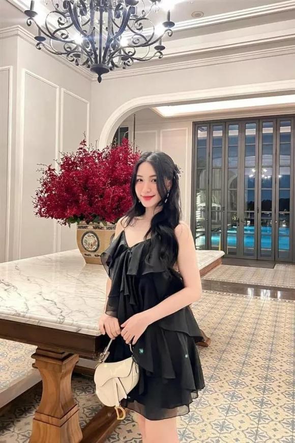 ca sĩ Hòa Minzy, sao Việt
