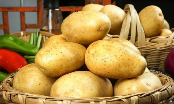 View - Khi mua khoai tây, làm thế nào để phân biệt giữa 'khoai tây bột' và 'khoai tây giòn'? Hương vị rất khác, đừng chọn nhầm!