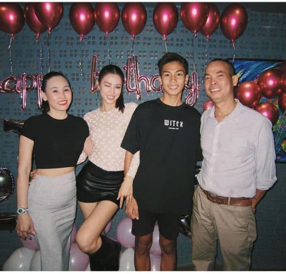tiểu vy, hoa hậu tiểu vy, sao việt 