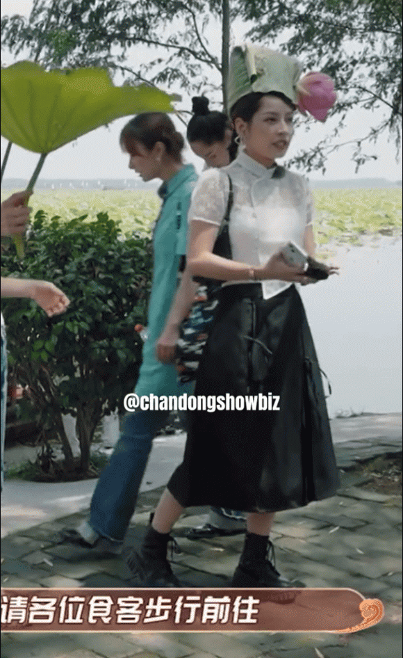 Chi Pu, ca sĩ Chi Pu, sao Việt 