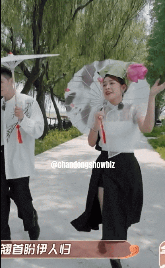 Chi Pu, ca sĩ Chi Pu, sao Việt 