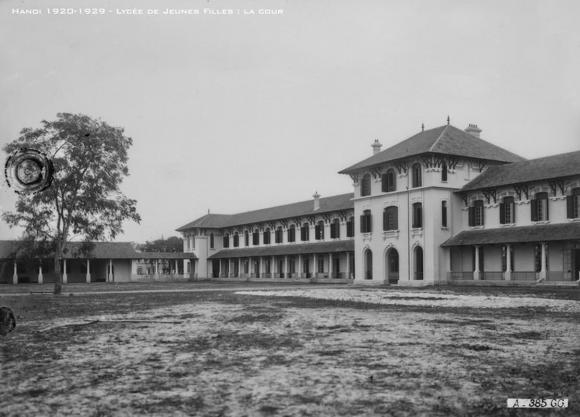 ngôi trường cổ nhất Hà Nội, trường nữ sinh Đồng Khánh, trường Trung học Albert Sarraut, Đại học Đông Dương