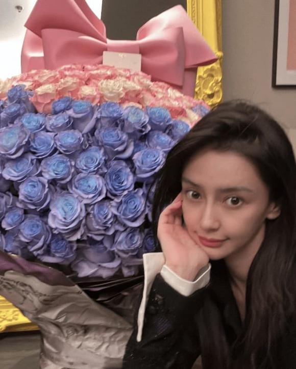 Angelababy hẹn hò, Giả Sĩ Khải, Huỳnh Hiểu Minh