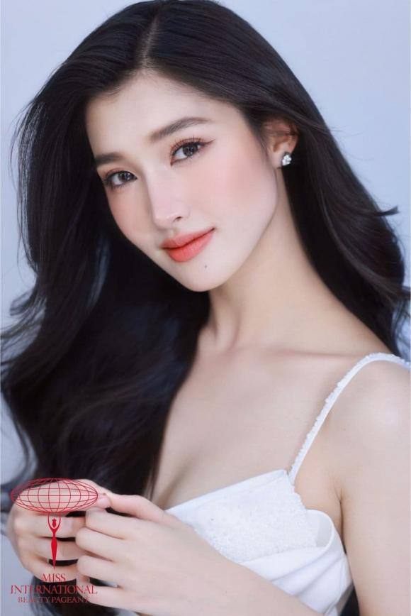 View - Á hậu Phương Nhi chính thức hé lộ profile tại trang chủ Miss International, fans quốc tế phản ứng thế nào? 