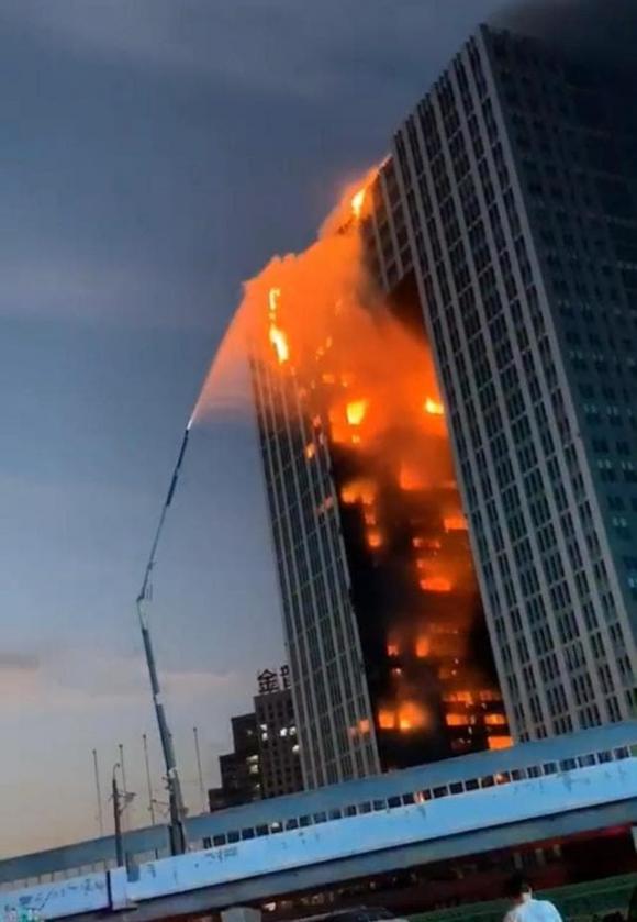 Chúng ta nên làm gì khi xảy ra hỏa hoạn ở nhà cao tầng?