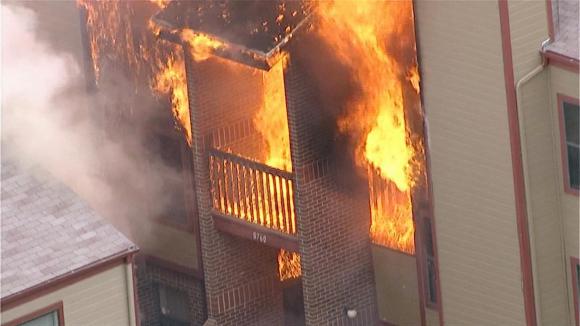 Cháy ở chung cư, đây là hơn 10 mẹo thoát hiểm giúp bạn tránh 'cửa tử' trong gang tấc