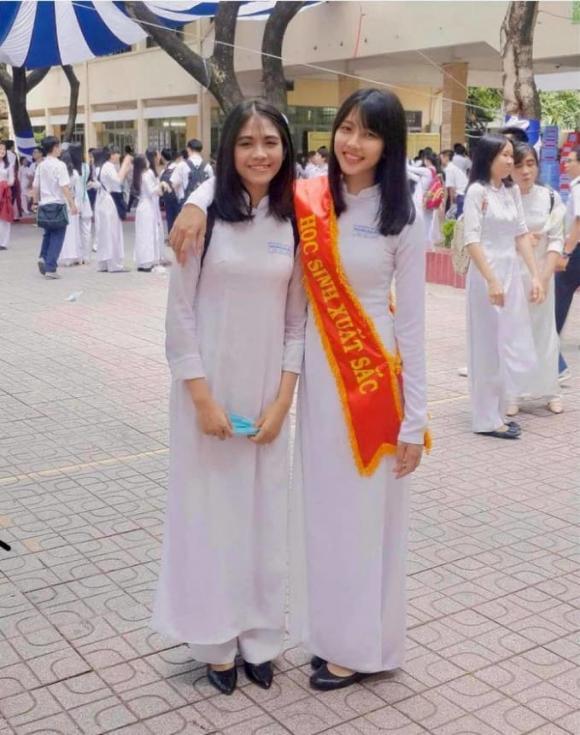 Mạng xã hội lan truyền lại hình ảnh nữ sinh cấp 3 của Thùy Tiên, có một ...