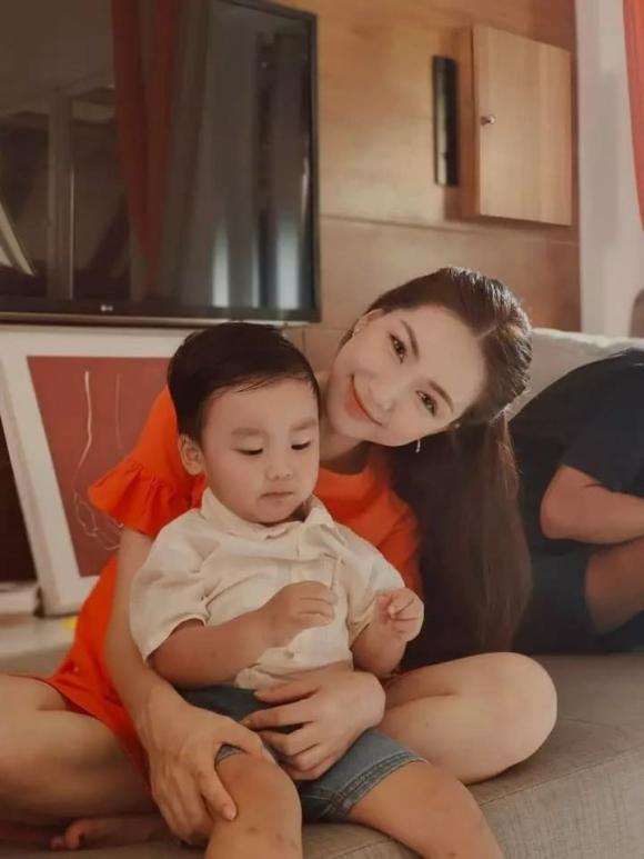 ca sĩ Hòa Minzy, sao Việt