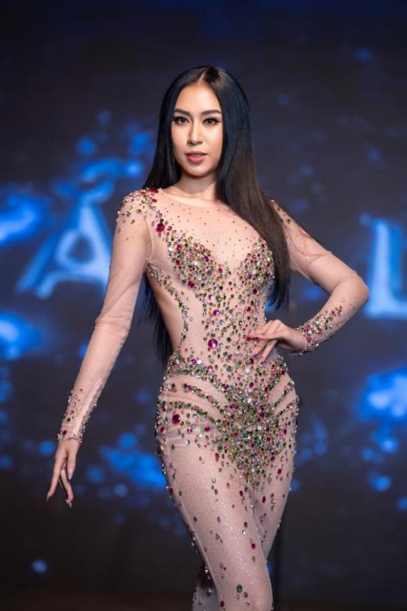 View - Miss Universe Vietnam 2023 công bố vương miện 2,1 tỷ, 18 thí sinh vào chung kết qua camera thường thế nào?