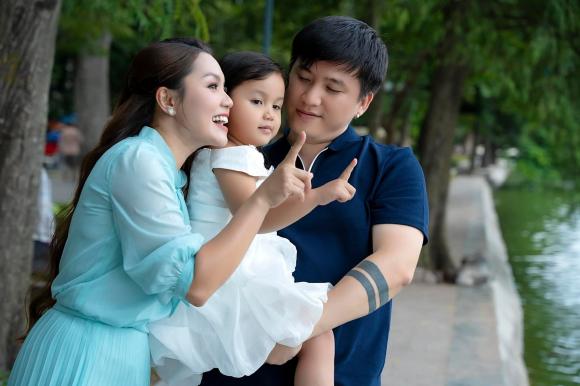 View - Sao Việt 21/9: Đỗ Mỹ Linh xuất hiện bên chồng thiếu gia sau sinh; S.T Sơn Thạch 'xin vía' Puka và Gin Tuấn Kiệt, fan liền réo tên người này