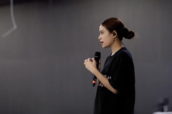 Ca sĩ hoàng thùy linh, sao Việt