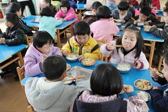 chăm con, chăm sóc trẻ nhỏ, lưu ý khi chăm sóc trẻ