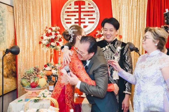 View - Mẹ Hoa hậu Khánh Vân xả ảnh kỷ niệm 1 năm ngày cưới con trai, tiết lộ mối quan hệ chị dâu em chồng thân thiết 