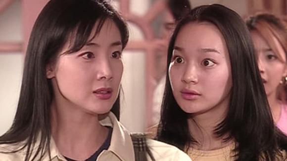 View - 'Nữ hoàng nước mắt' Choi Ji Woo và 'Hồ ly đẹp nhất màn ảnh Hàn Quốc' Shin Min Ah thay đổi như thế nào sau 22 năm?