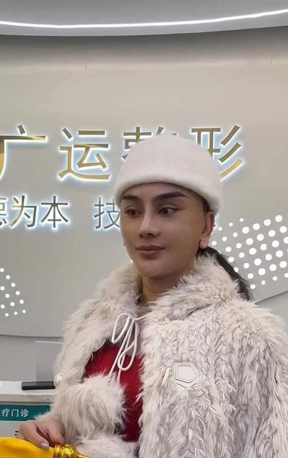 ca sĩ Lâm Khánh Chi, sao Việt