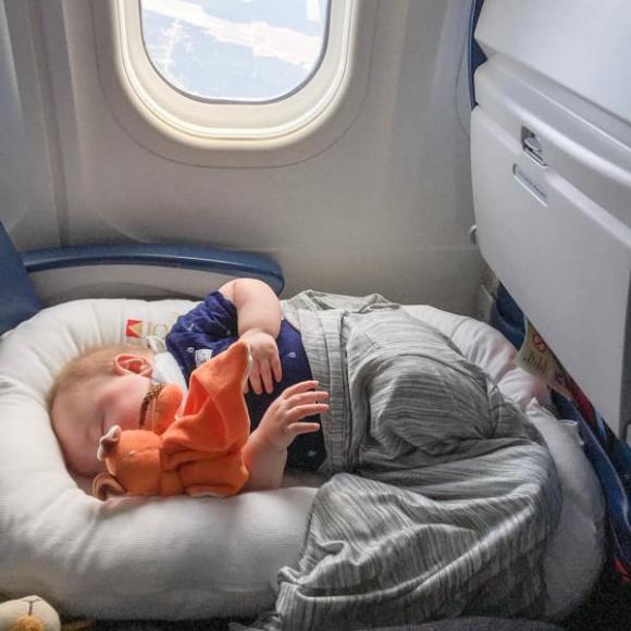 vé máy bay, máy bay, trẻ em ngồi ở đâu trên máy bay