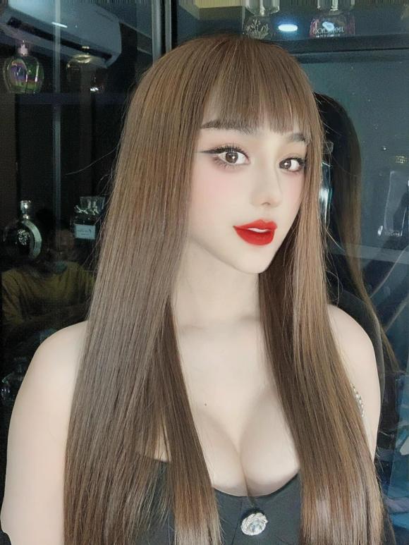 ca sĩ Lâm Khánh Chi, sao Việt