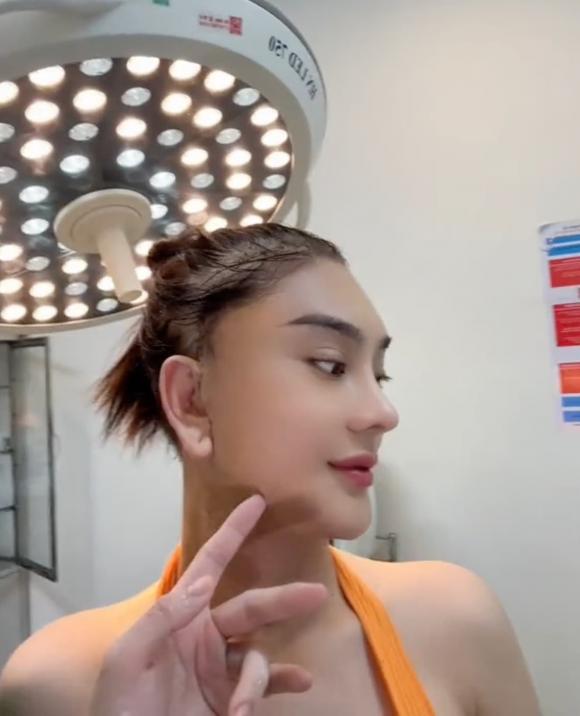 ca sĩ Lâm Khánh Chi, sao Việt