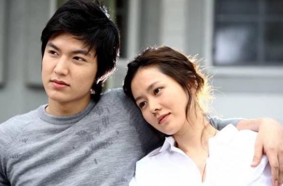 View - Son Ye Jin và Goo Hye Sun: Đều từng cặp kè Lee Min Ho, kết hôn nhờ phim giả tình thật nhưng nhận cái kết hoàn toàn khác biệt 