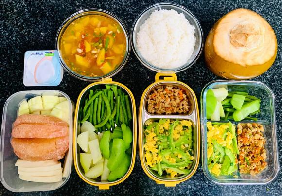 cơm trưa văn phòng, mang cơm đi làm, nấu cơm ăn trưa