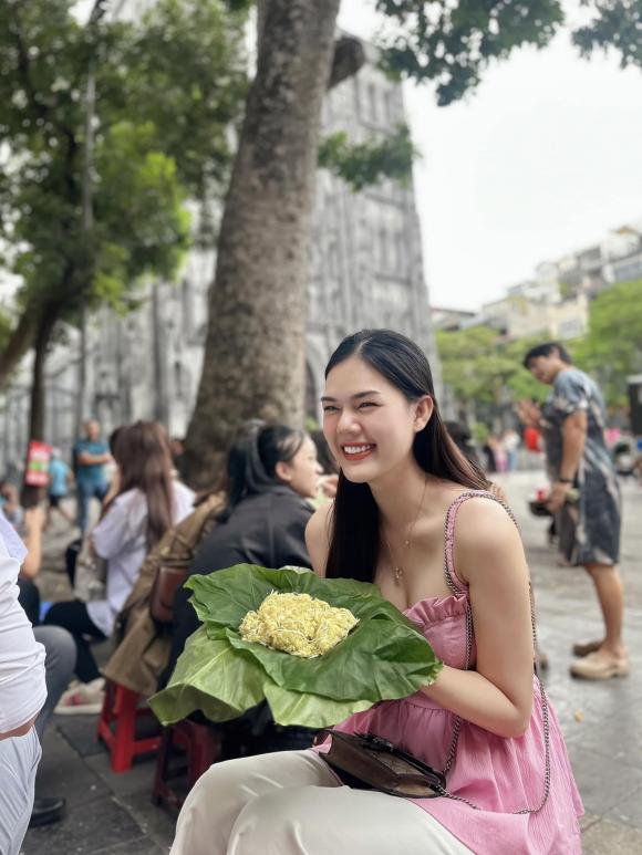 View - Sao Việt 13/10: Vợ cố nghệ sĩ Chí Tài bế em bé gây tò mò; Bất ngờ với ngoại hình trẻ trung của diễn viên Quốc Anh ở tuổi 61