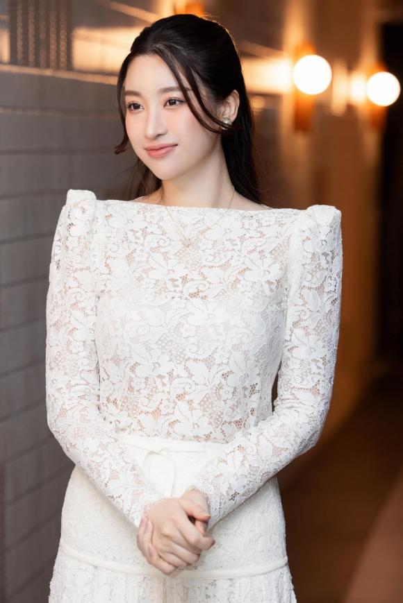 View - Hoa hậu Đỗ Mỹ Linh lần đầu công khai ảnh hậu sinh nở, nhan sắc và vóc dáng gây ngỡ ngàng