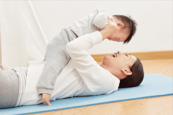 chăm con, chăm sóc trẻ nhỏ, lưu ý khi chăm sóc trẻ