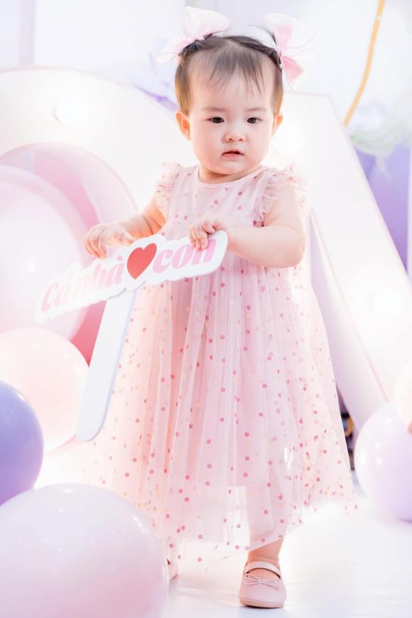 View - Karen Nguyễn tổ chức tiệc sinh nhật 1 tuổi hoành tráng cho con gái cưng, ái nữ đáng yêu như công chúa 