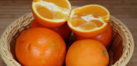 View - Khi mua cam bạn nên chọn cam đực hay cam cái?. Hãy ghi nhớ 6 điểm này để chọn được quả cam ngon, ngọt và mọng nước