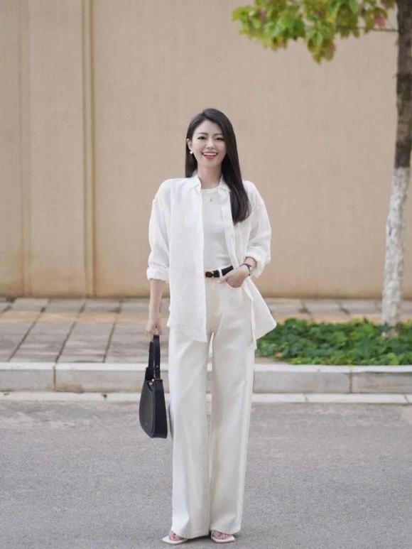 View - Trang phục mùa thu: Quần trắng kết hợp với 4 áo này vừa thời trang vừa cao cấp