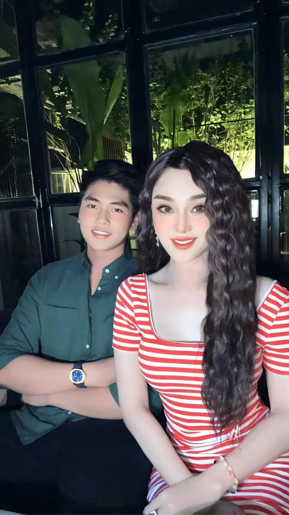 ca sĩ Lâm Khánh Chi, sao Việt