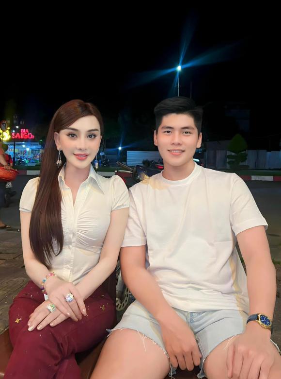 ca sĩ Lâm Khánh Chi, sao Việt
