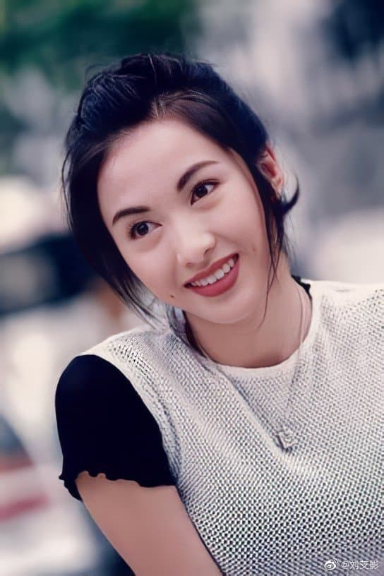View - Ảnh cũ Lê Tư năm 18 tuổi bị lộ, nụ cười quá quyến rũ, netizen: 'Không hổ danh là đệ nhất mỹ nhân TVB'