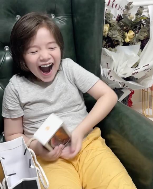 Diễn viên Elly Trần, sao Việt