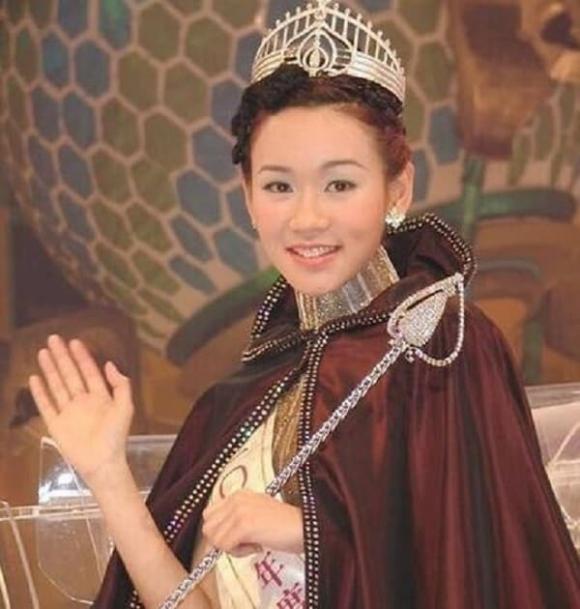 Dương Tư Kỳ, Hoa hậu Hồng Kông, sao hoa ngữ