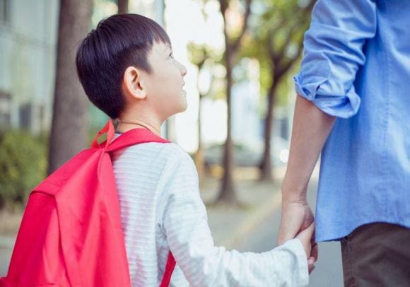 người đàn ông giàu có nghèo Cứng Dẫn bằng ví dụ