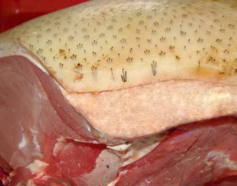 View - Mẹo phân biệt thịt lợn mán chuẩn xịn và thịt lợn mán giả, nhiều người đi chợ dễ mắc lừa thương lái