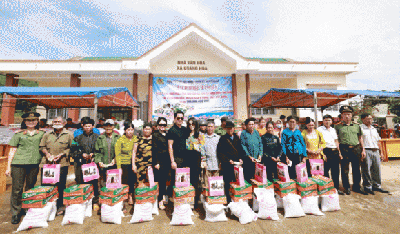 doanh nhân Phan Thị Mai, Hoàng Kim Khánh, Phan Thị Mai