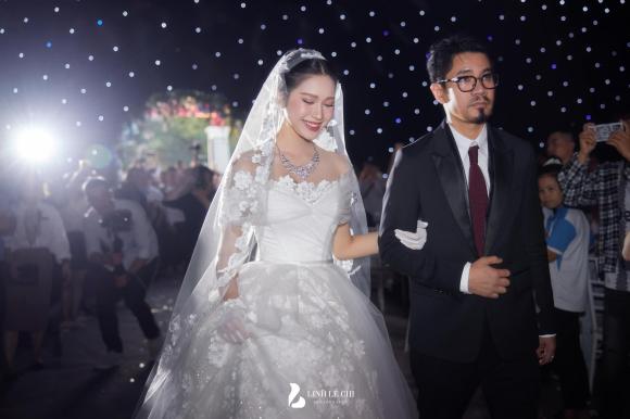 Đám cưới đoàn văn hậu doãn hải my,sao việt,cầu thủ việt