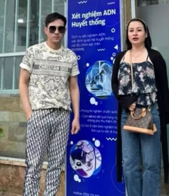 Ông hoàng cải lương Hồ Quảng,Ông hoàng cải lương Hồ Quảng Vũ Linh,NSƯT Vũ Linh, con gái Vũ Linh, sao Việt