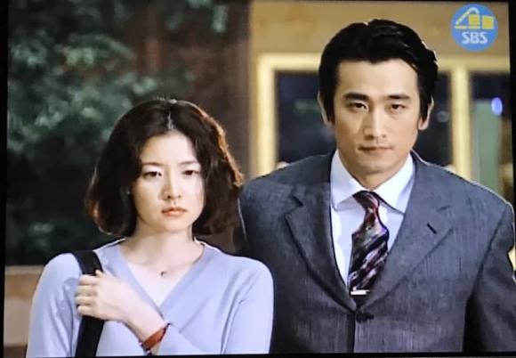 View - 23 năm sau 'Pháo hoa', Lee Young Ae và Cha In Pyo thay đổi như thế nào?